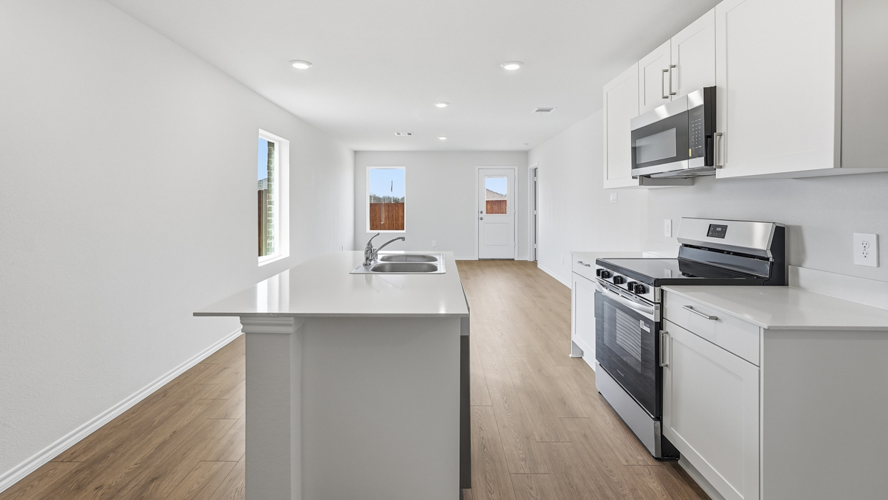 Atlanta Floorplan Kitchen Galllery Image - Leonard Crossing in Leonard, TX