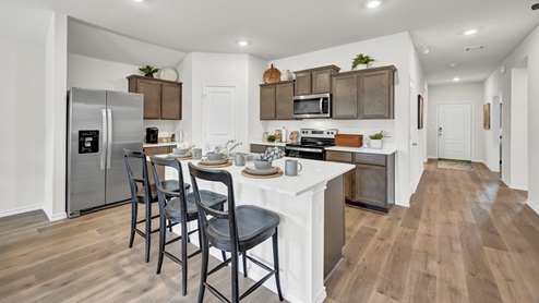 X40I Texas Cali kitchen with island gallery image