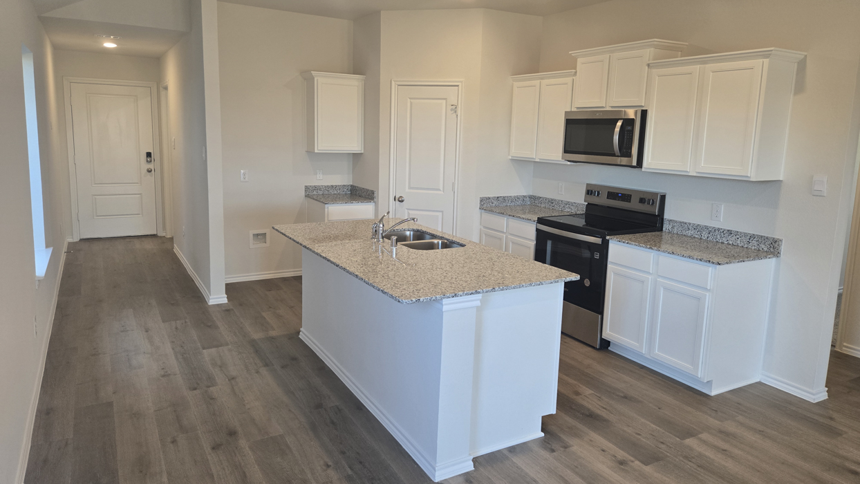 Amber Floorplan Elevation F Kitchen Gallery Image - Cottonwood in Dorchester, TX