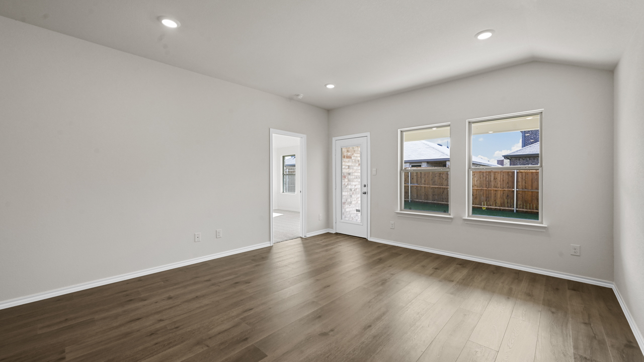 Amber Floorplan Living Gallery Image-Cottonwood in Dorchester, Tx