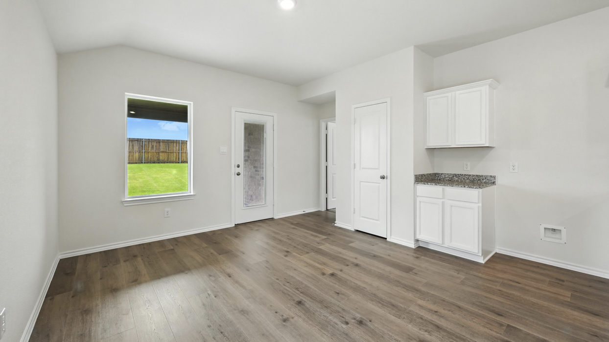 Amber Floorplan Living Gallery Image-Cottonwood in Dorchester, Tx