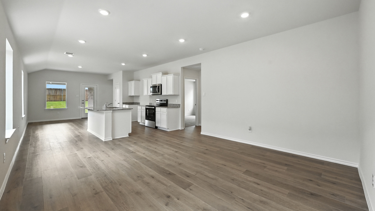 Amber Floorplan Living Gallery Image-Cottonwood in Dorchester, Tx