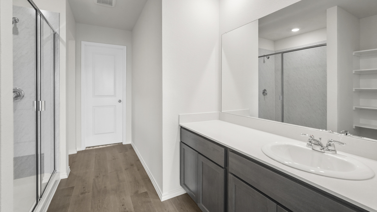 Grace Floorplan Elevation F Bathroom Gallery Image - Cottonwood in Dorchester, TX