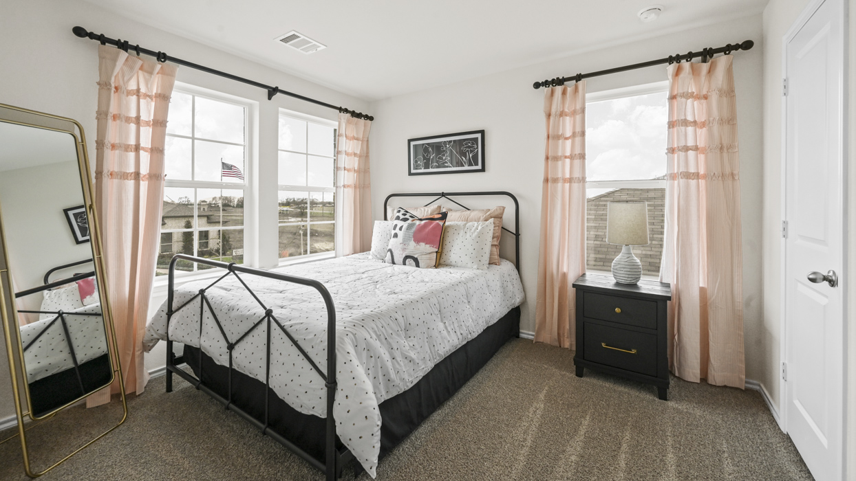 Hanna floorplan Bedroom Gallery Image-Cottonwood in Dorchester, Tx