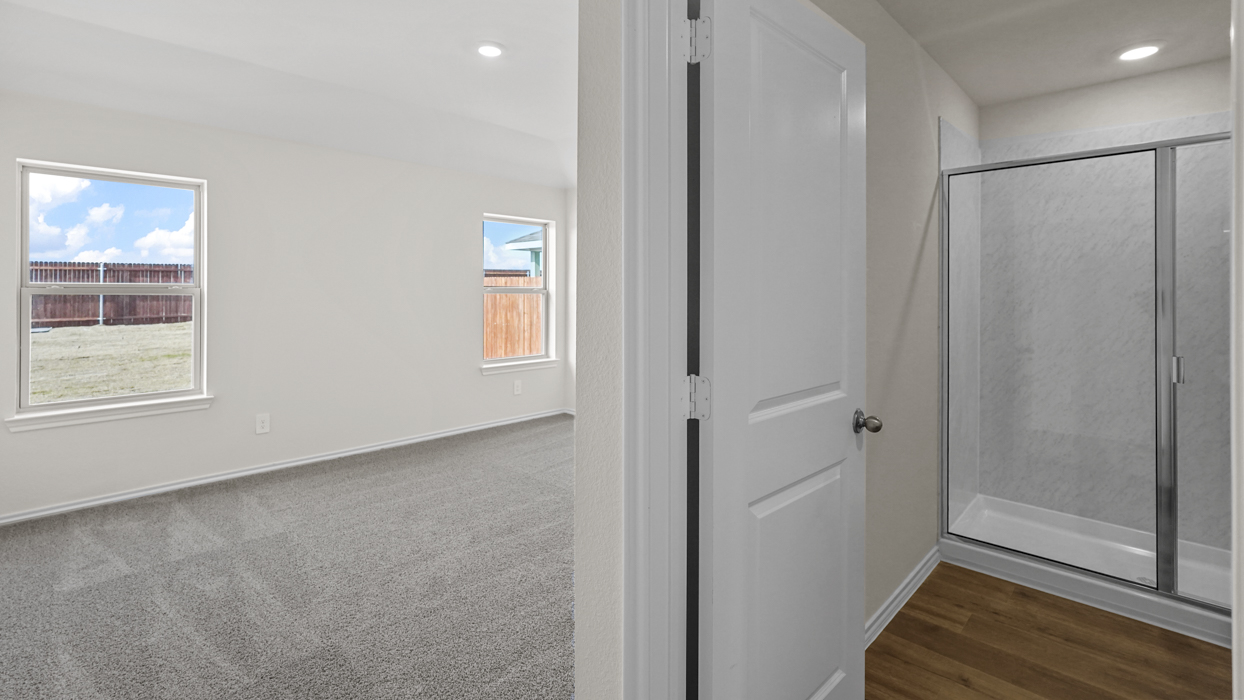 Bellvue Floorplan Bedroom Gallery Image-Cottonwood in Dorchester, Tx