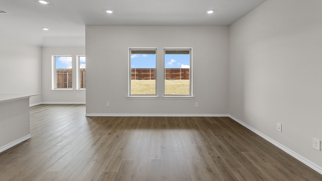 Bellvue Floorplan Living Gallery Image-Cottonwood in Dorchester, Tx