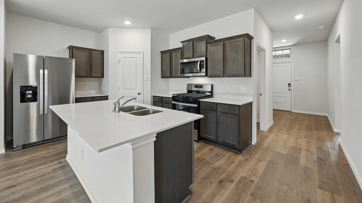 Denton Floorplan Elevation E Kitchen Gallery Image - Cottonwood in Dorchester, TX