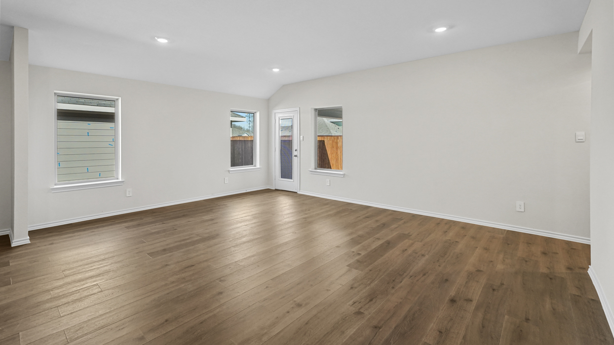 Lakeway Floorplan Living  Gallery Image Cottonwood in Dorchester, Tx