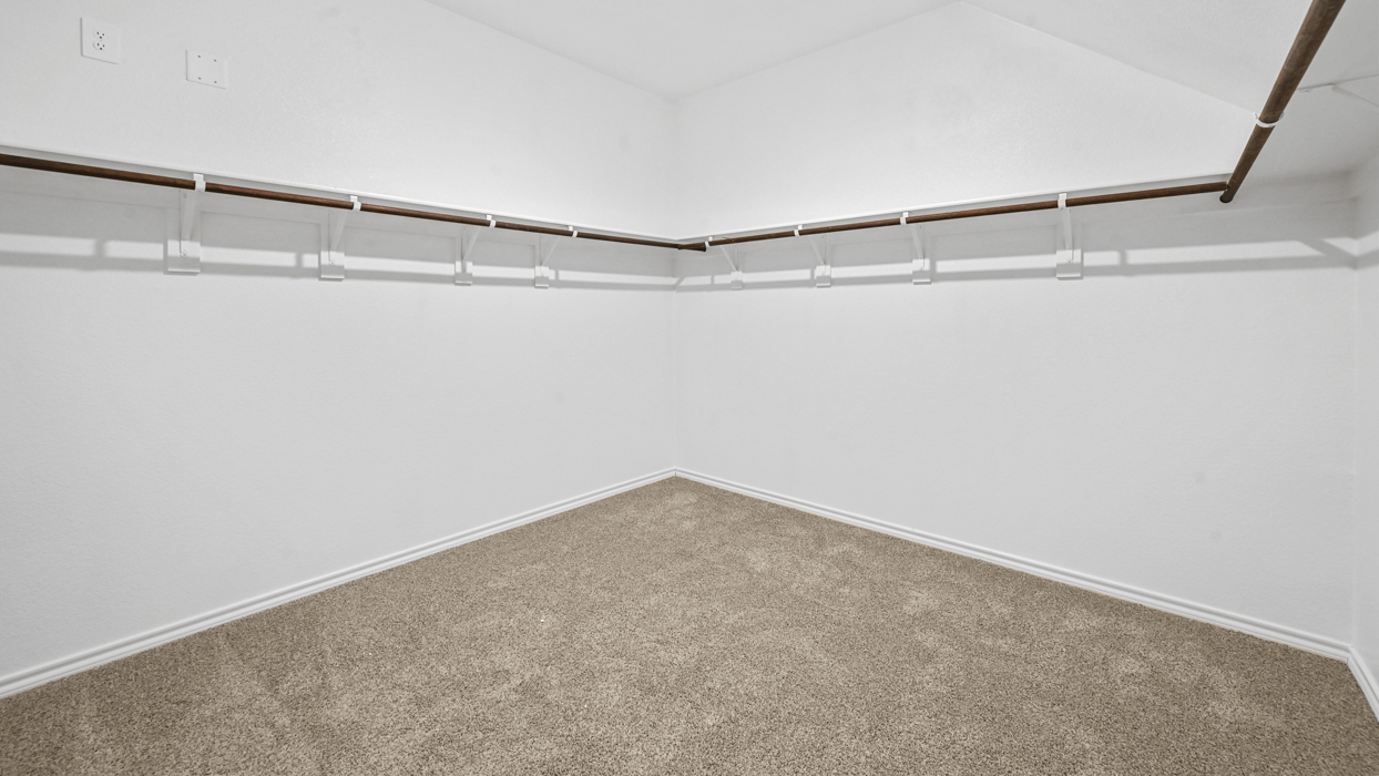 Ozark Floorplan Closet Gallery Image-Cottonwood in Dorchester, Tx