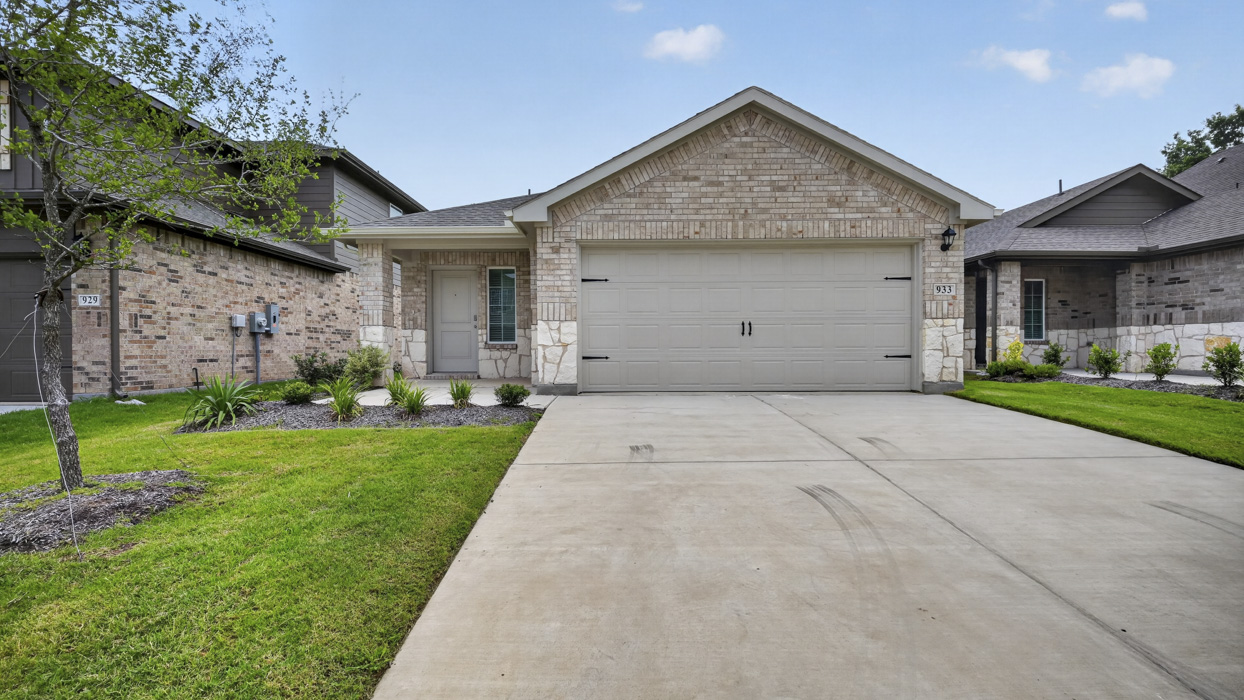 Brooke Floorplan Elevation B Exterior Gallery Image-Crossmill in Princeton, Tx