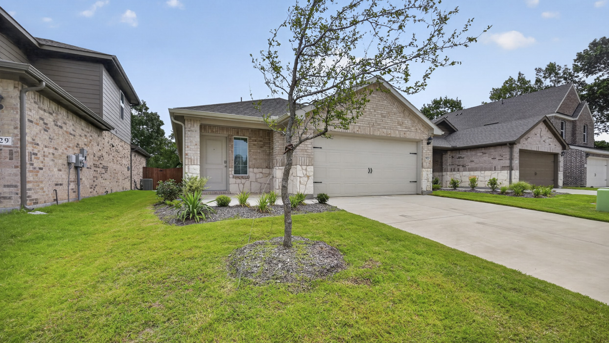 Brooke Floorplan Elevation B Exterior Gallery Image-Crossmill in Princeton, Tx