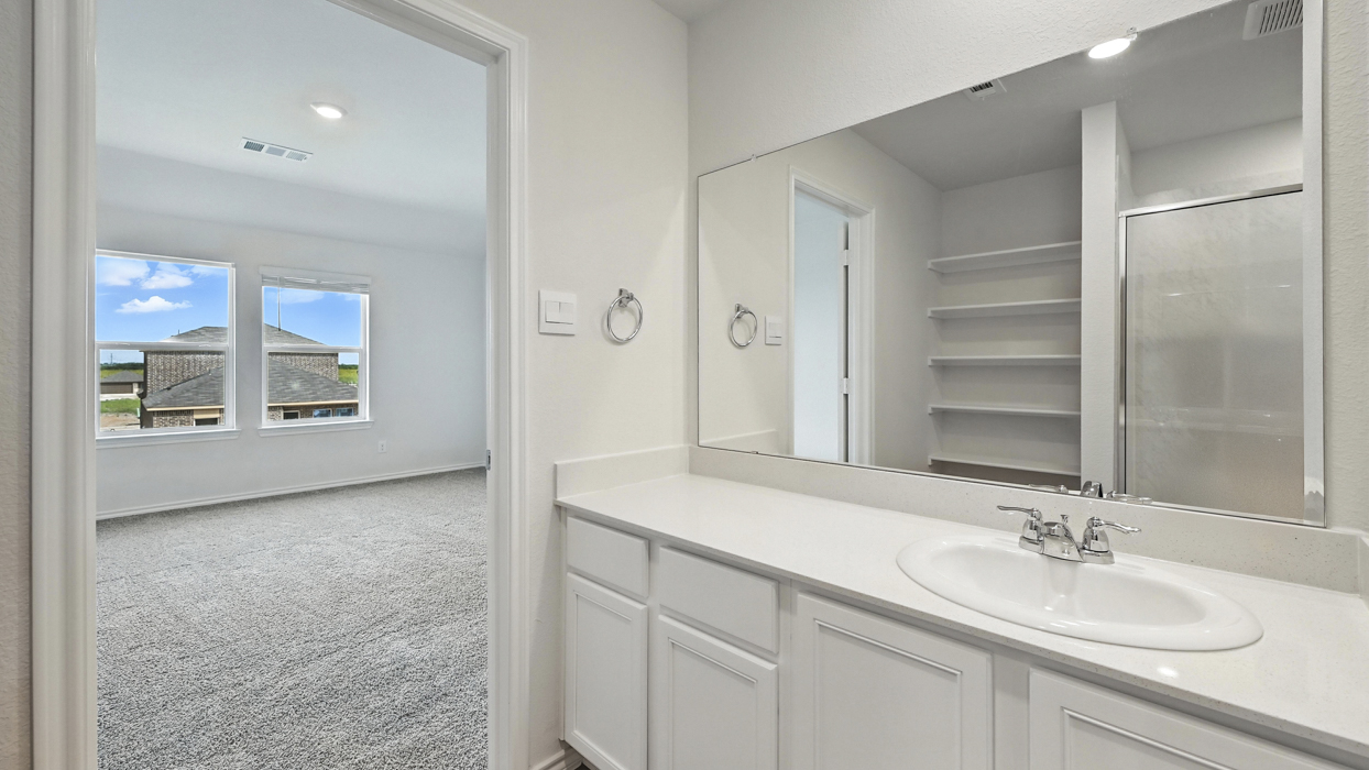 Grace Floorplan Bathroom Gallery Image-Crossmill in Princeton, Tx