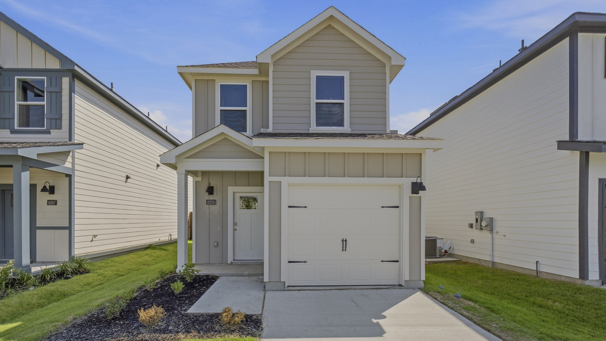 6209 Silver Maple Way exterior
