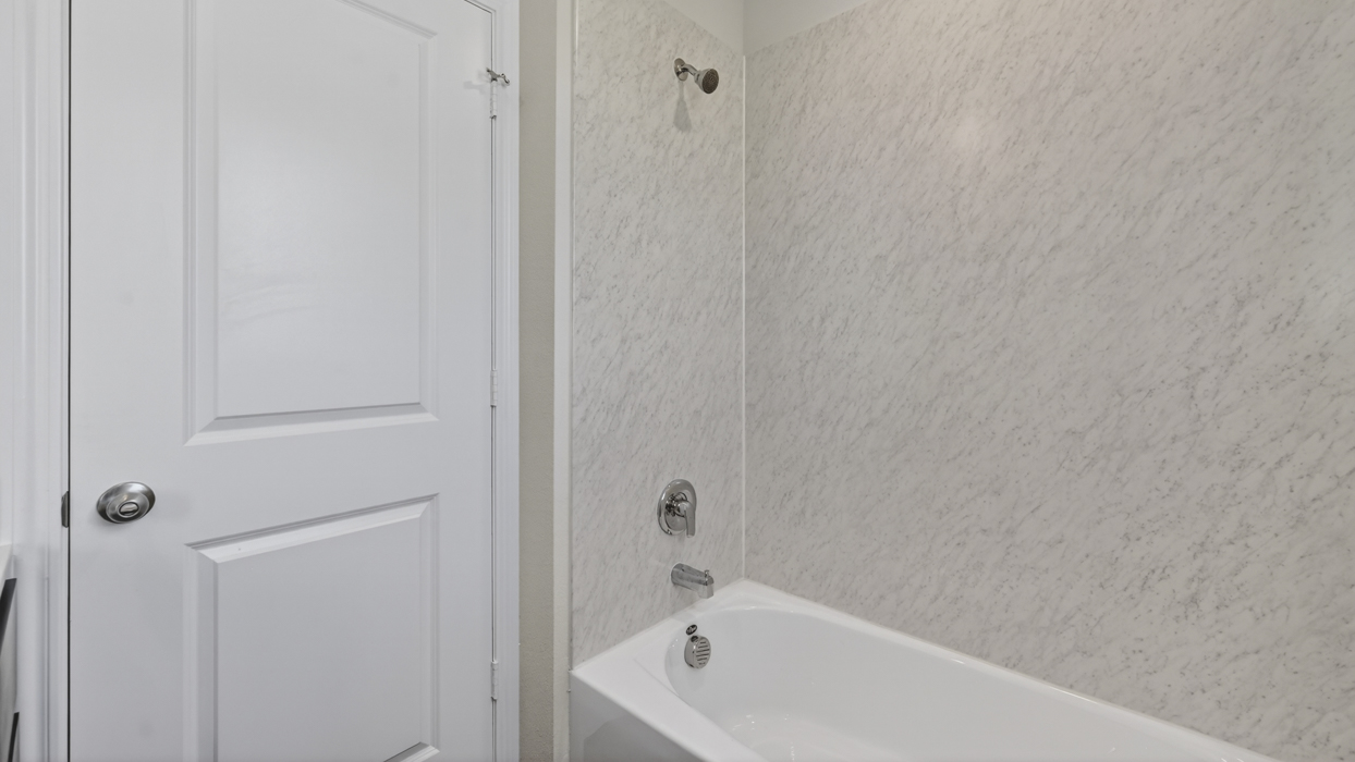 V19D Denise Floorplan Bathroom Gallery Image-Arbor Trails in Princeton, TX