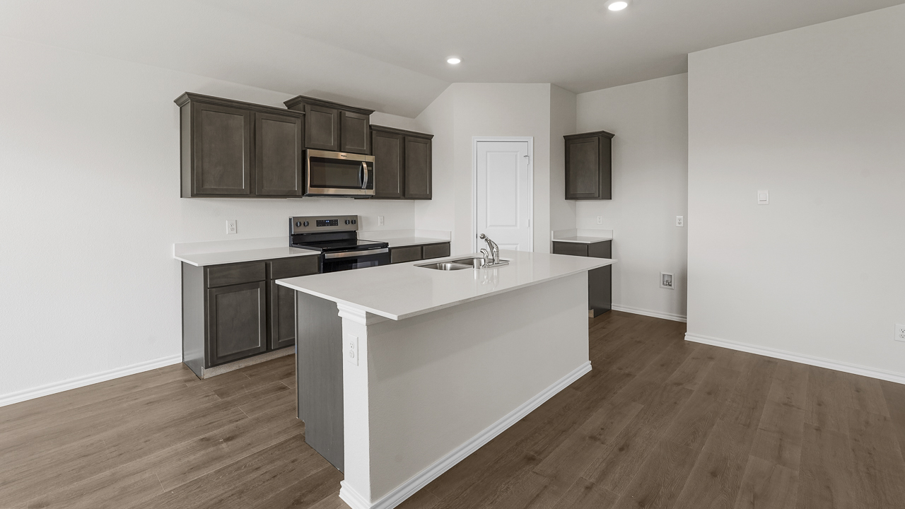 X40B Bellvue Floorplan Elevation B Kitchen Gallery Image-Frontier Pointe in Collin County, TX
