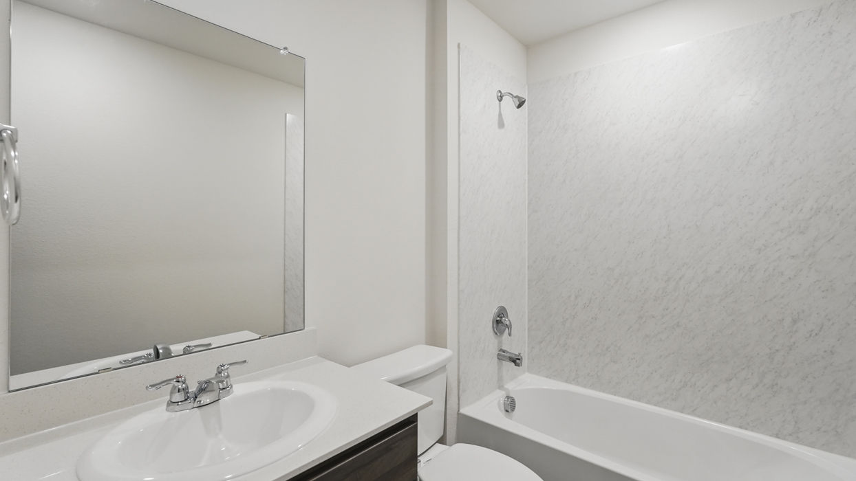 X40I Texas Cali bathroom gallery image - Frontier Pointe in Princeton TX
