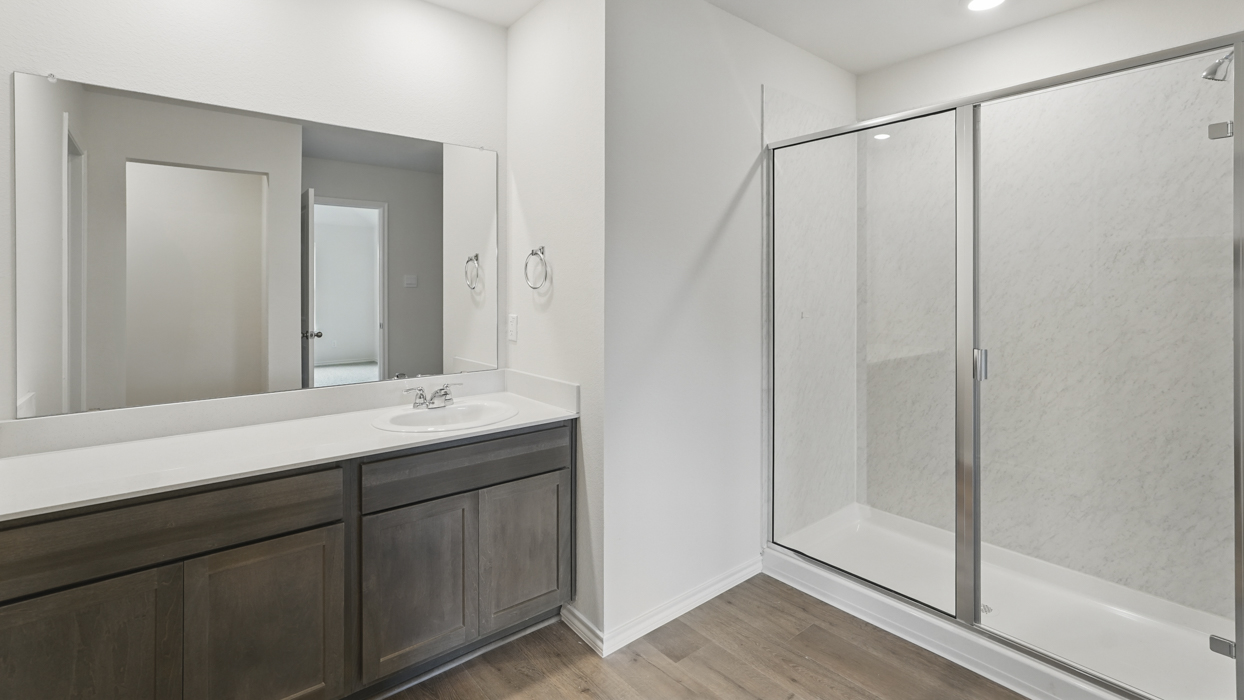 X40I Texas Cali bathroom gallery image - Frontier Pointe in Princeton TX