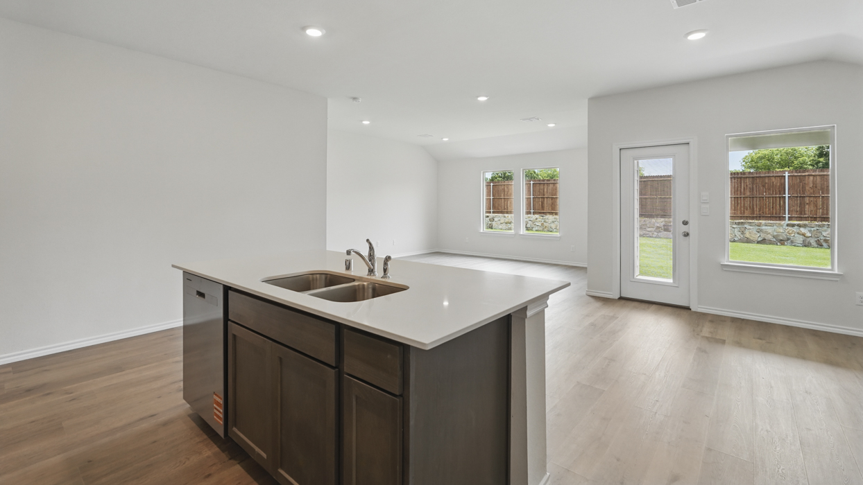 X40I Texas Cali kitchen gallery image - Frontier Pointe in Princeton TX