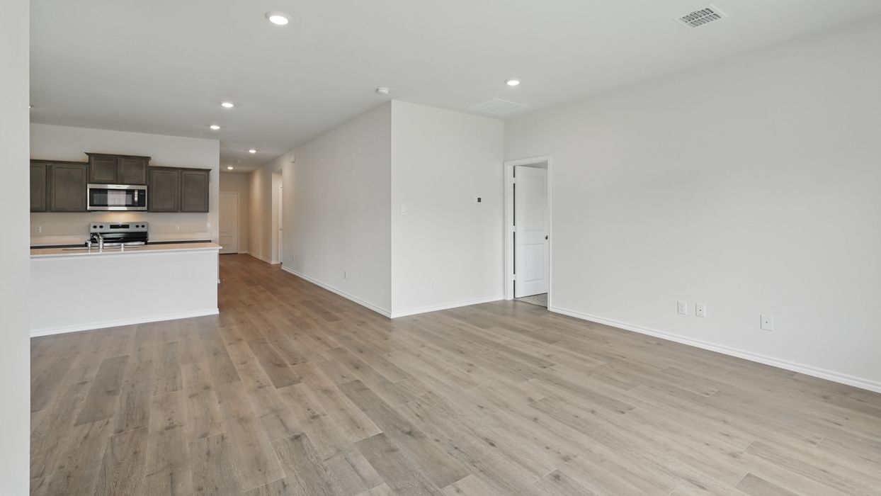 X40I Texas Cali kitchen gallery image - Frontier Pointe in Princeton TX