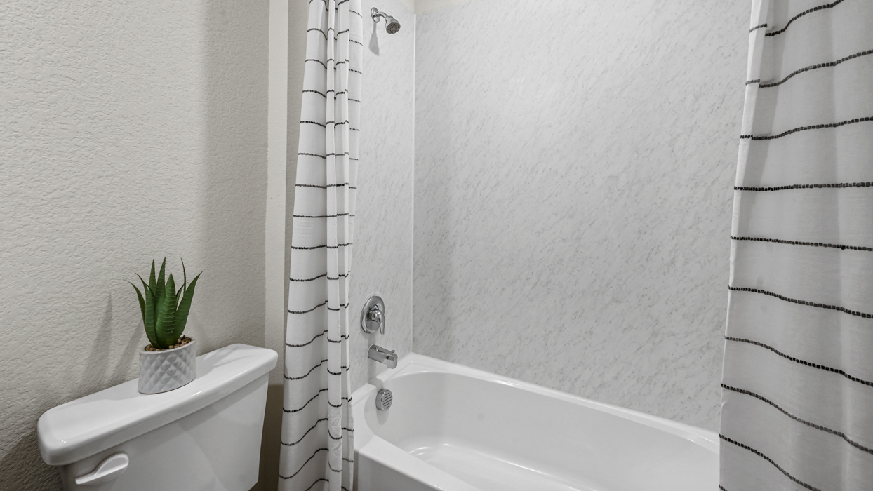X40I Texas Cali Floorplan Elevation B Bathroom Gallery Image-Frontier Pointe in Collin County,TX