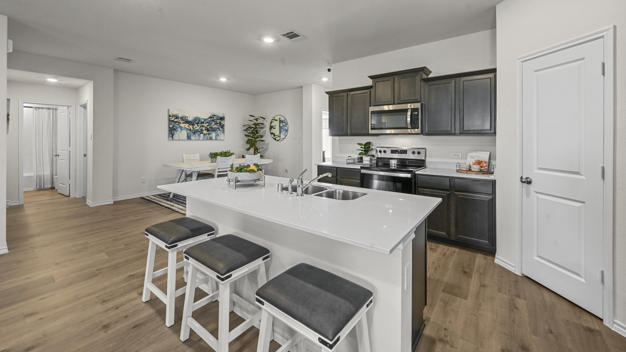 X40L Lakeway Floorplan Kitchen Gallery Image-Frontier Pointe in Collin County, TX