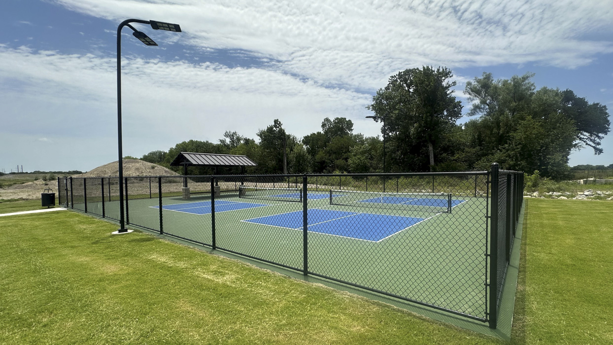 Creekside Amenities Pickleball Court