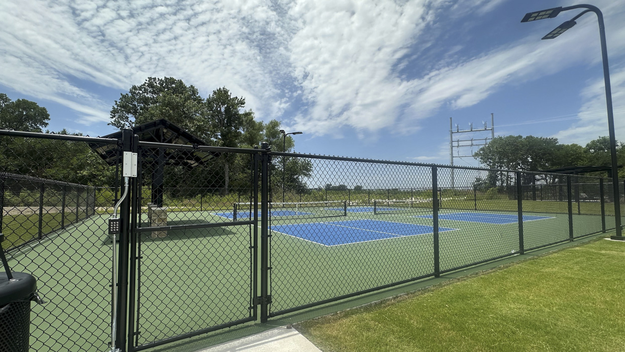 Creekside Amenities Pickleball Court