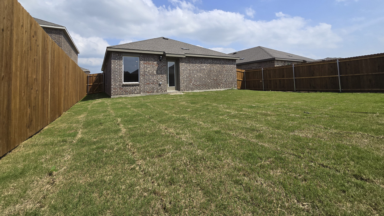 Atlanta Floorplan Backyard Gallery Image - Creekside Ranch in Blue Ridge, TX