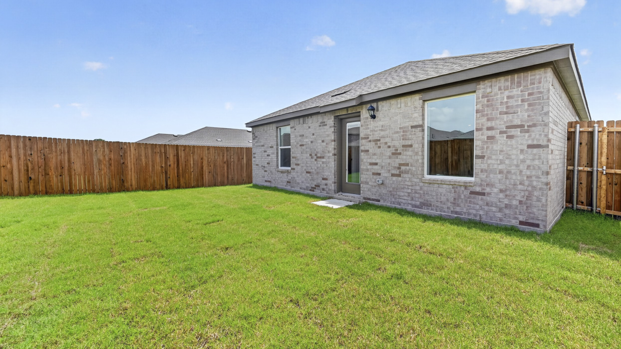 Barton Floorplan Elevation E Backyard Gallery Image - Creekside Ranch in Blue Ridge, TX