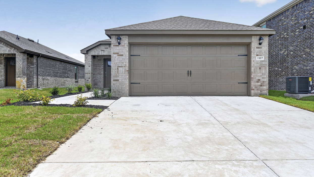 Barton Floorplan Elevation E Exterior Gallery Image - Creekside Ranch in Blue Ridge, TX