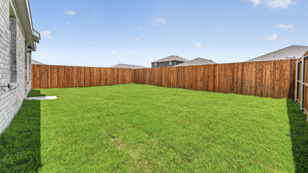 Barton Floorplan Elevation F Bathroom Gallery Image - Creekside Ranch in Blue Ridge, TX