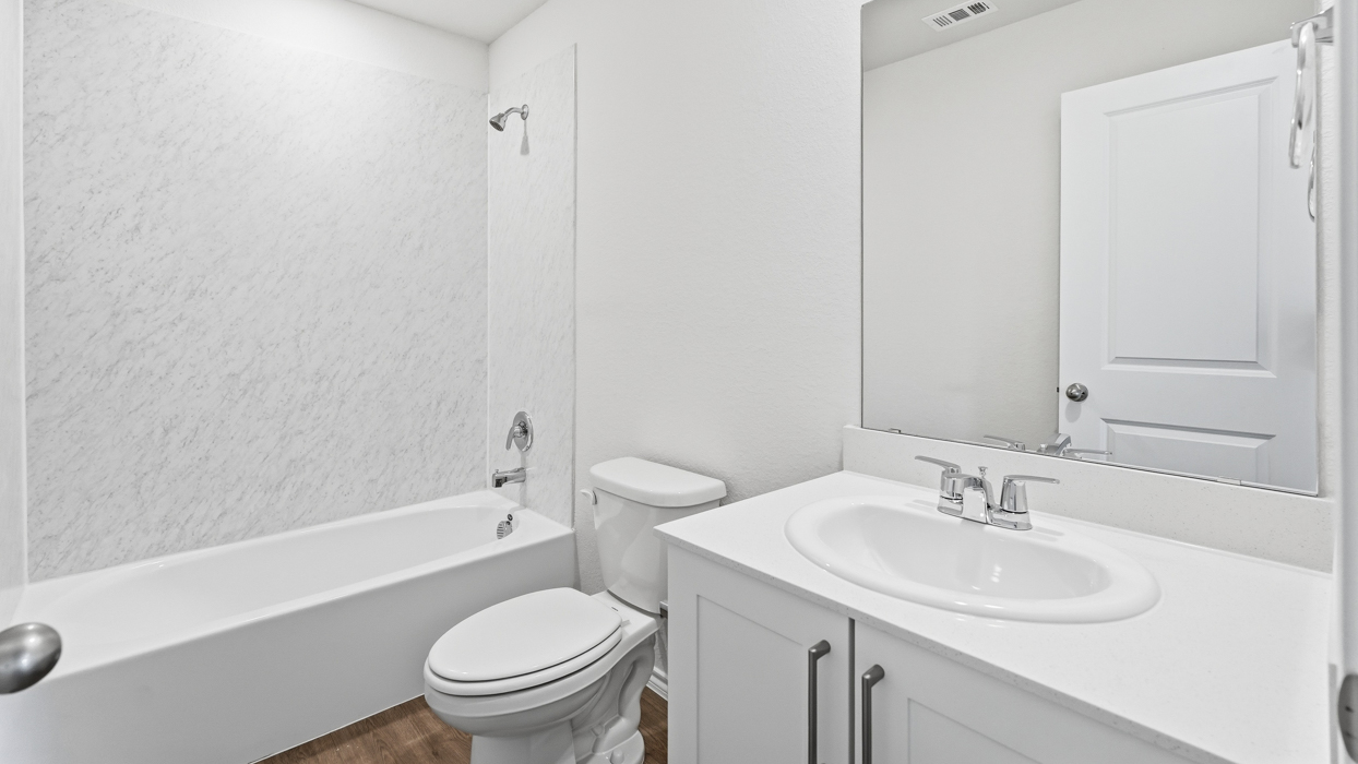 Barton Floorplan Elevation E Bathroom Gallery Image - Creekside Ranch in Blue Ridge, TX