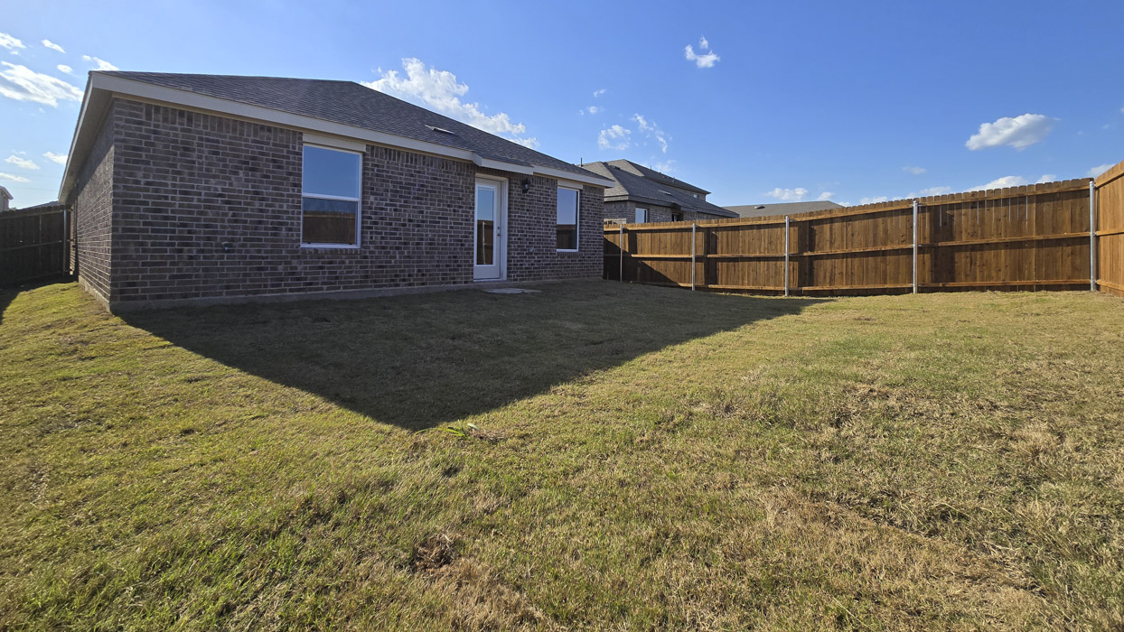 Barton Floorplan Backyard Gallery Image - Creekside Ranch in Blue Ridge, TX