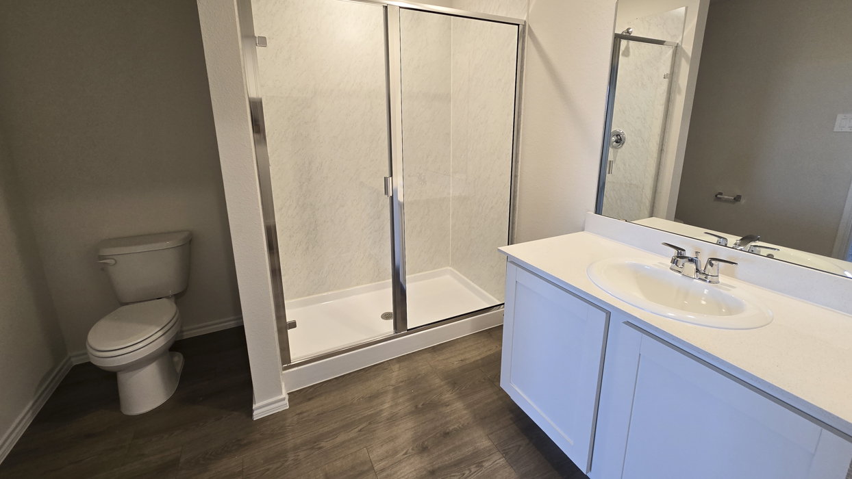 Barton Floorplan Bathroom Gallery Image - Creekside Ranch in Blue Ridge, TX