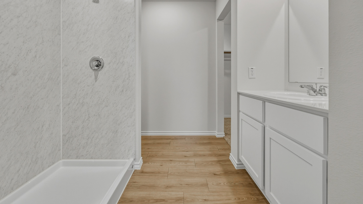 Davis Floorplan Bathroom Gallery Image - Creekside Ranch in Blue Ridge, TX