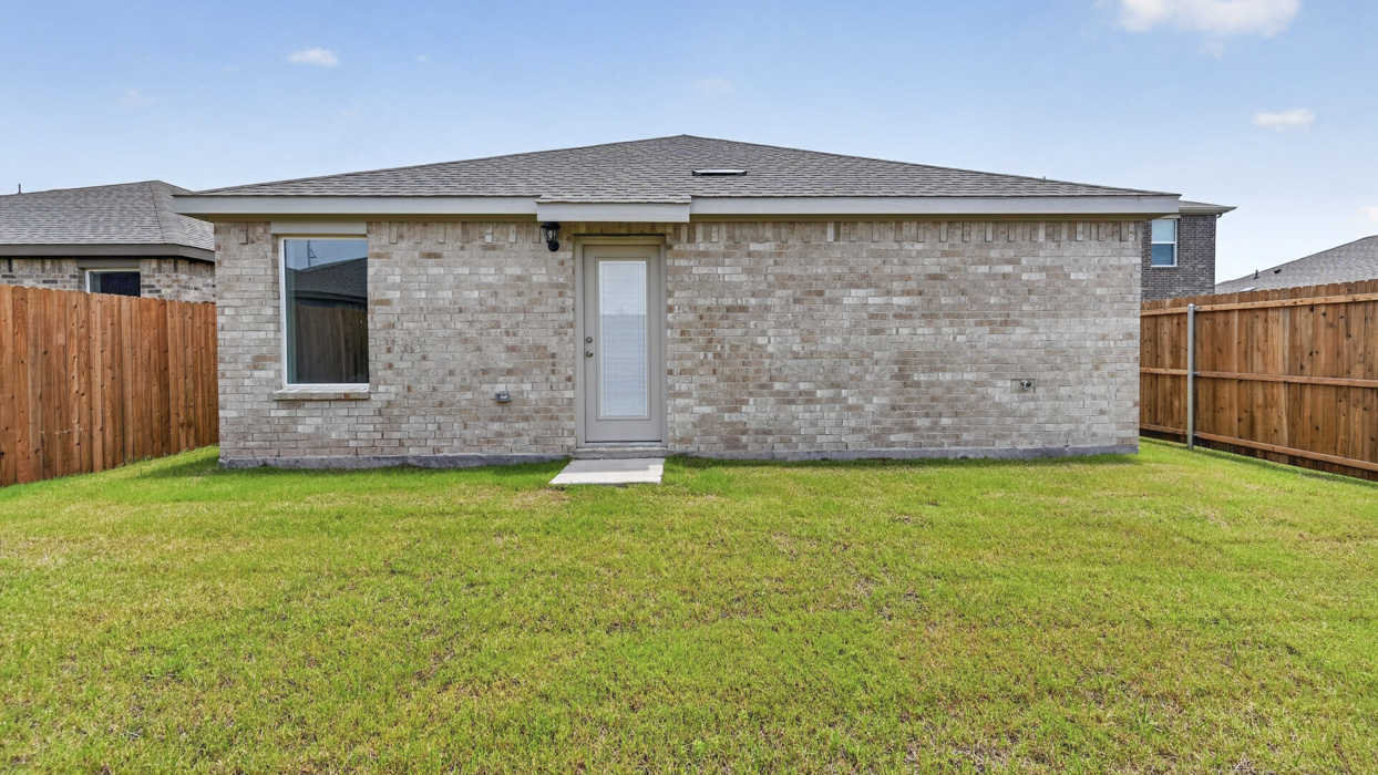 Estero Floorplan Backyard Gallery Image - Creekside Ranch in Blue Ridge, TX