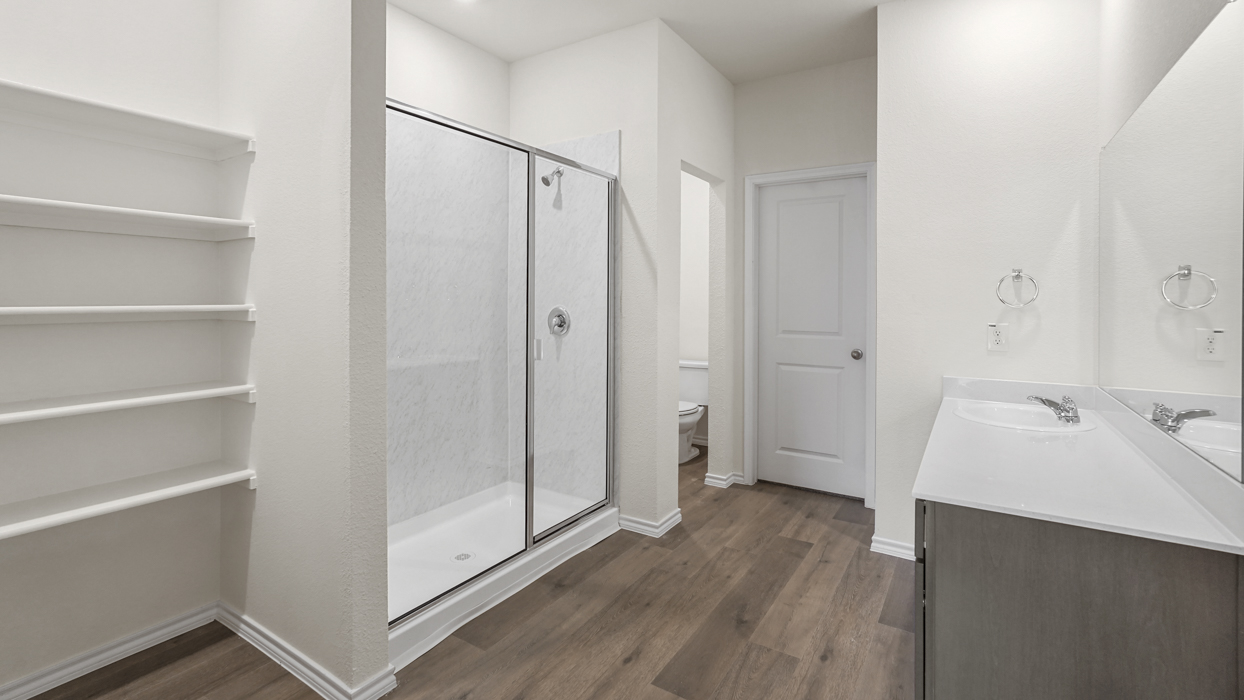 Jasmine Floorplan Elevation E Bathroom Gallery Image - Creekside Ranch in Blue Ridge, TX