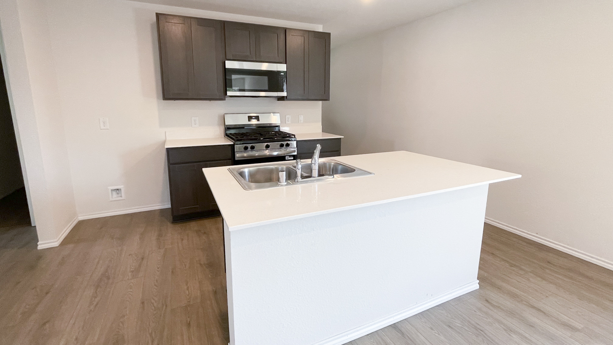 Barton Floorplan Elevation R Kitchen Gallery Image - The Hills of Sherman in Sherman, TX