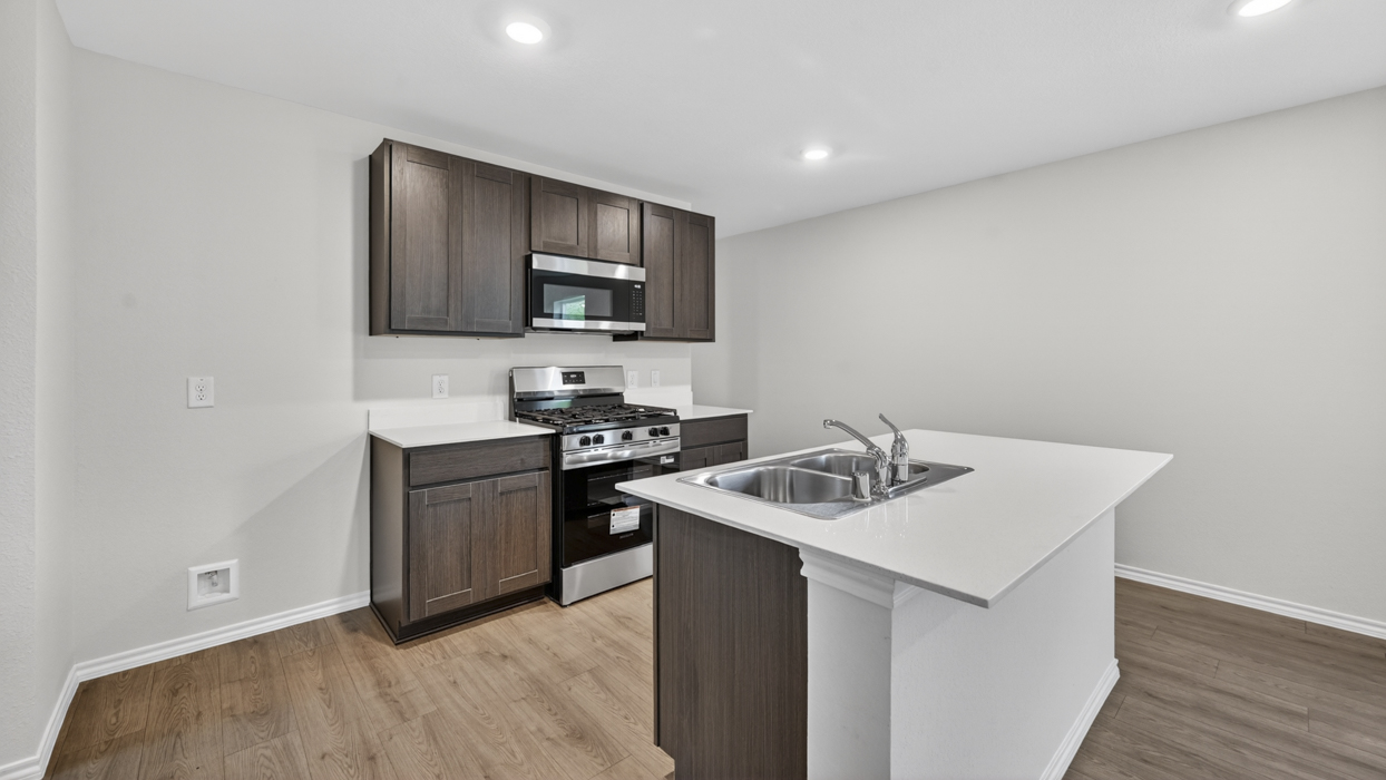 Barton Floorplan Elevation R Kitchen Gallery Image - The Hills of Sherman in Sherman, TX