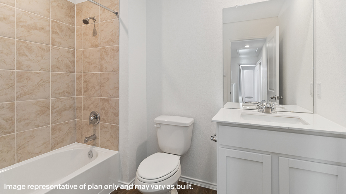 Franklin Floorplan bathroom Gallery Image - The Hills of Sherman in Sherman, TX