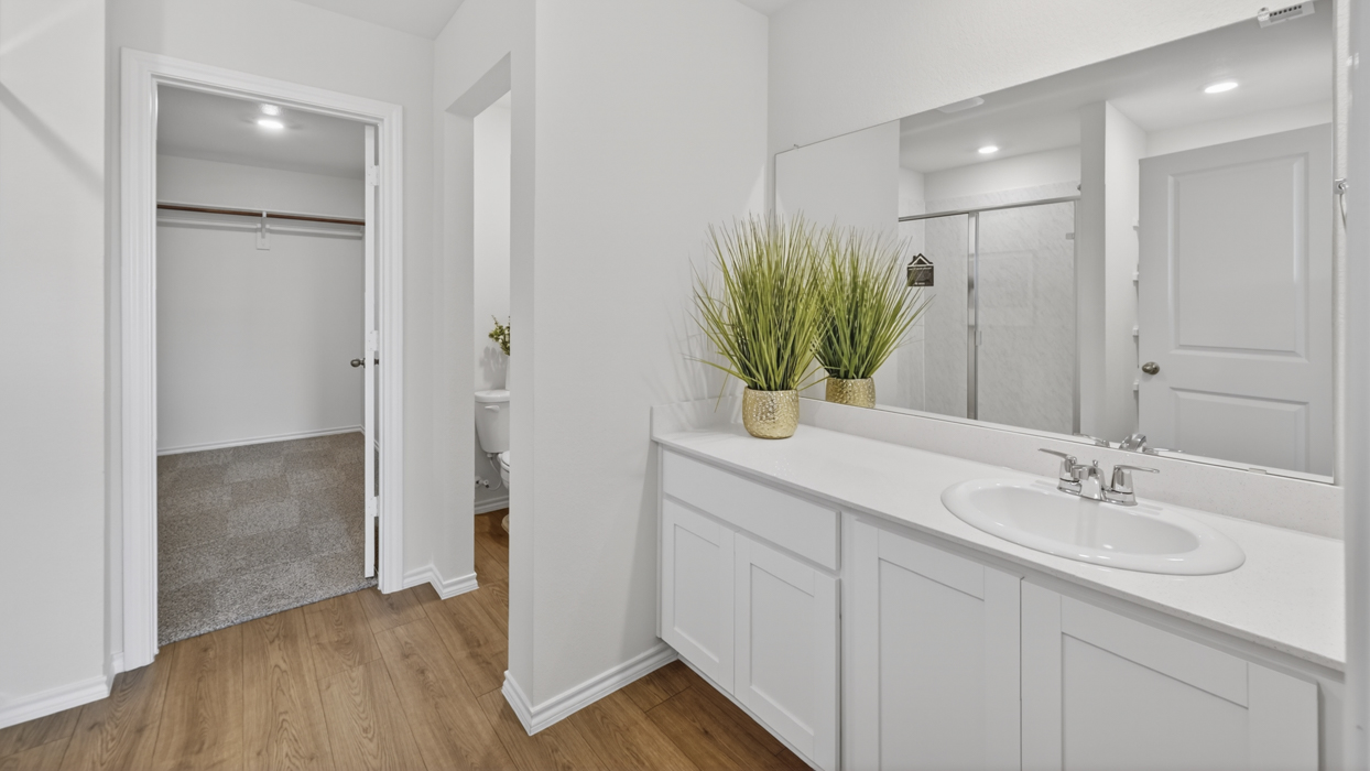 Harrison Floorplan Elevation S Bathroom Gallery Image - The Hills of Sherman in Sherman, TX