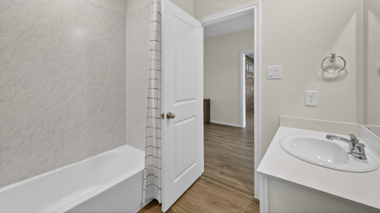Harrison Floorplan Bathroom Gallery Image-The Hills of Sherman in Sherman, TX