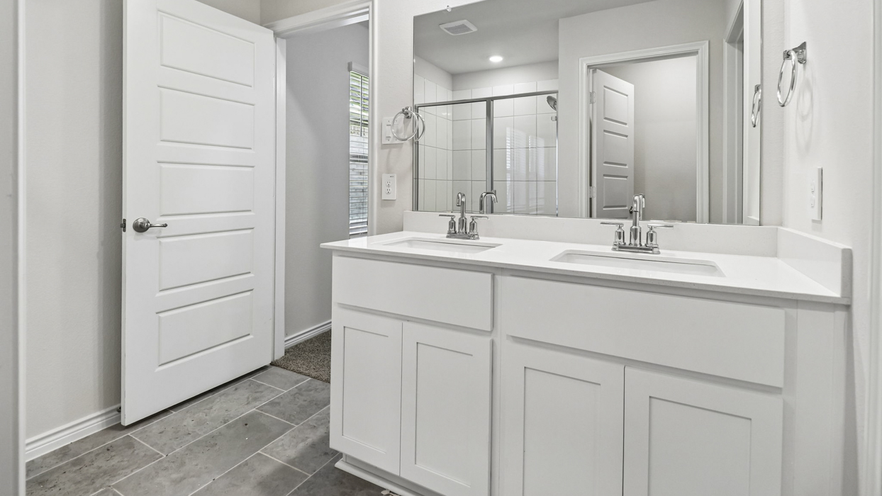 Bailey Floorplan Bathroom Gallery Image - Windchime in Celina, TX