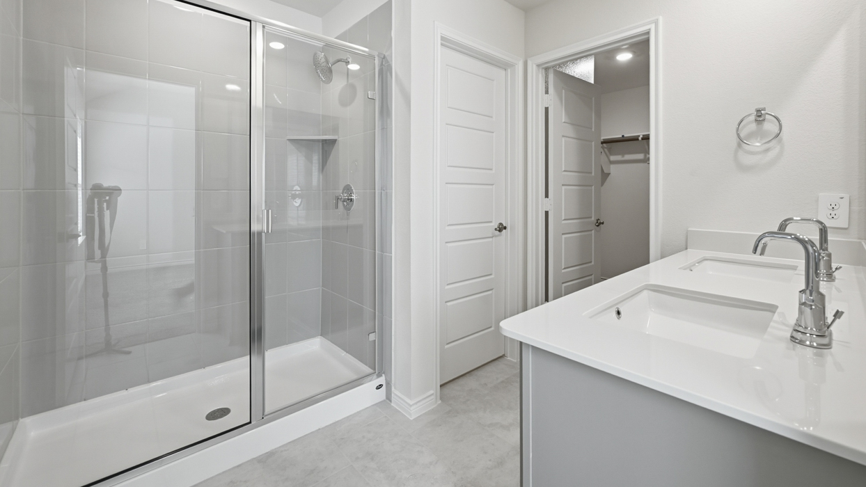 Bailey Floorplan Elevation E Bathroom Gallery Image - Windchime in Celina, TX