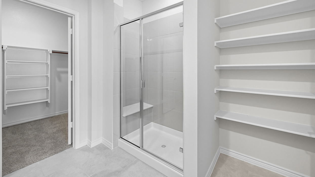 Finn Floorplan Elevation E/F Primary Bathroom Gallery Image - Windchime in Celina, TX