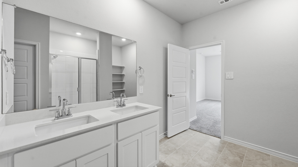 Jackson Floorplan Elevation E/F Primary Bathroom Gallery Image - Windchime in Celina, TX