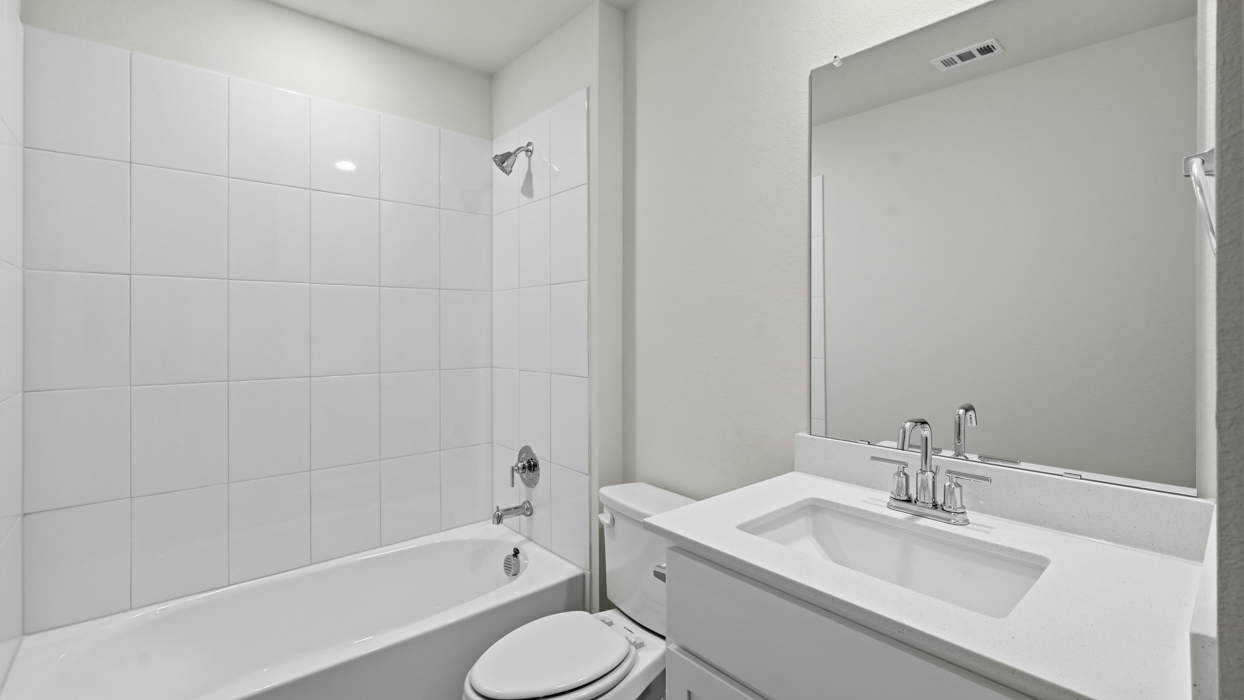 Jackson Floorplan Elevation E/F Secondary Bathroom Gallery Image - Windchime in Celina, TX