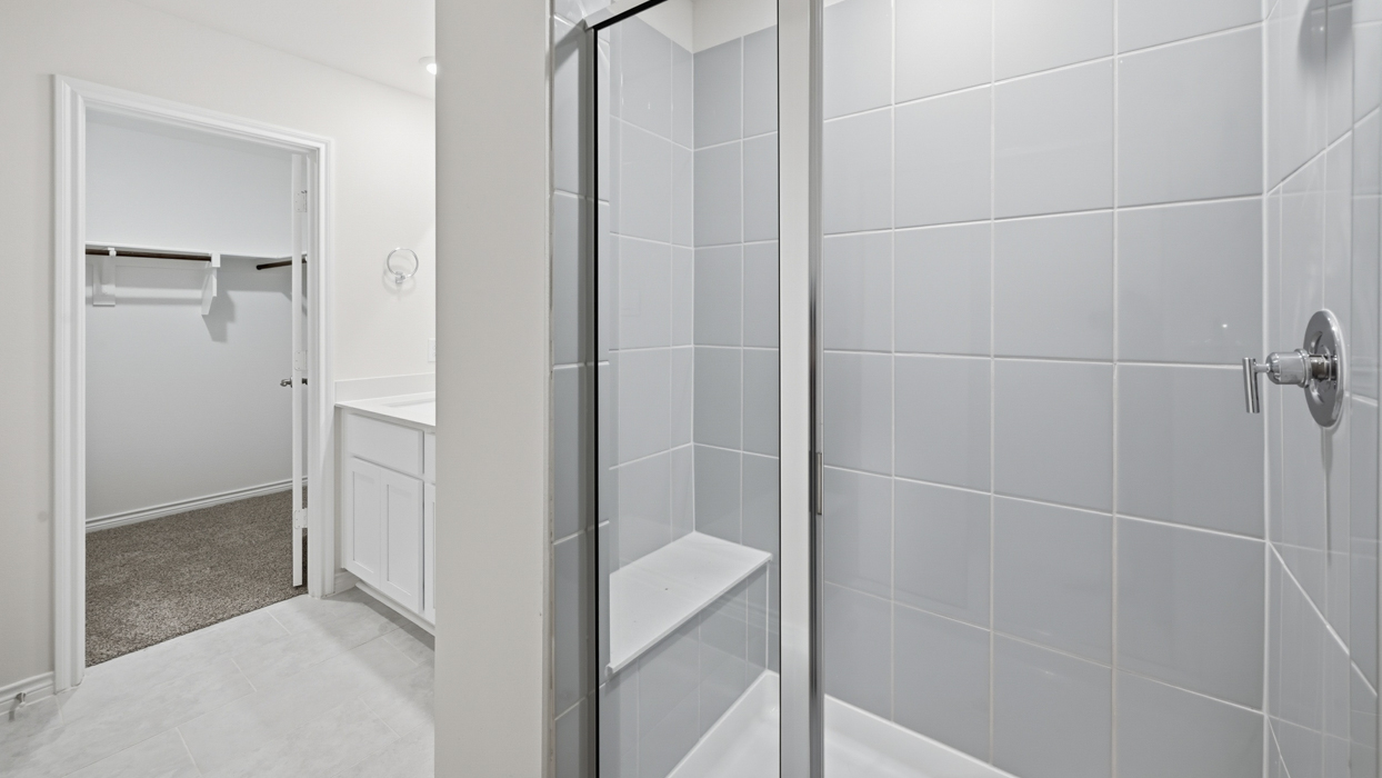 Orion Floorplan Bathroom Gallery Image-Windchime in Celina, Tx