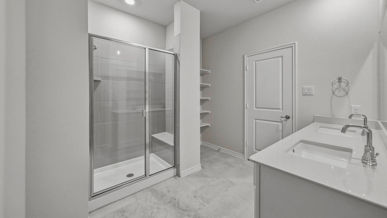 Tangerine Floorplan Elevation E Bathroom Gallery Image - Windchime in Celina, TX