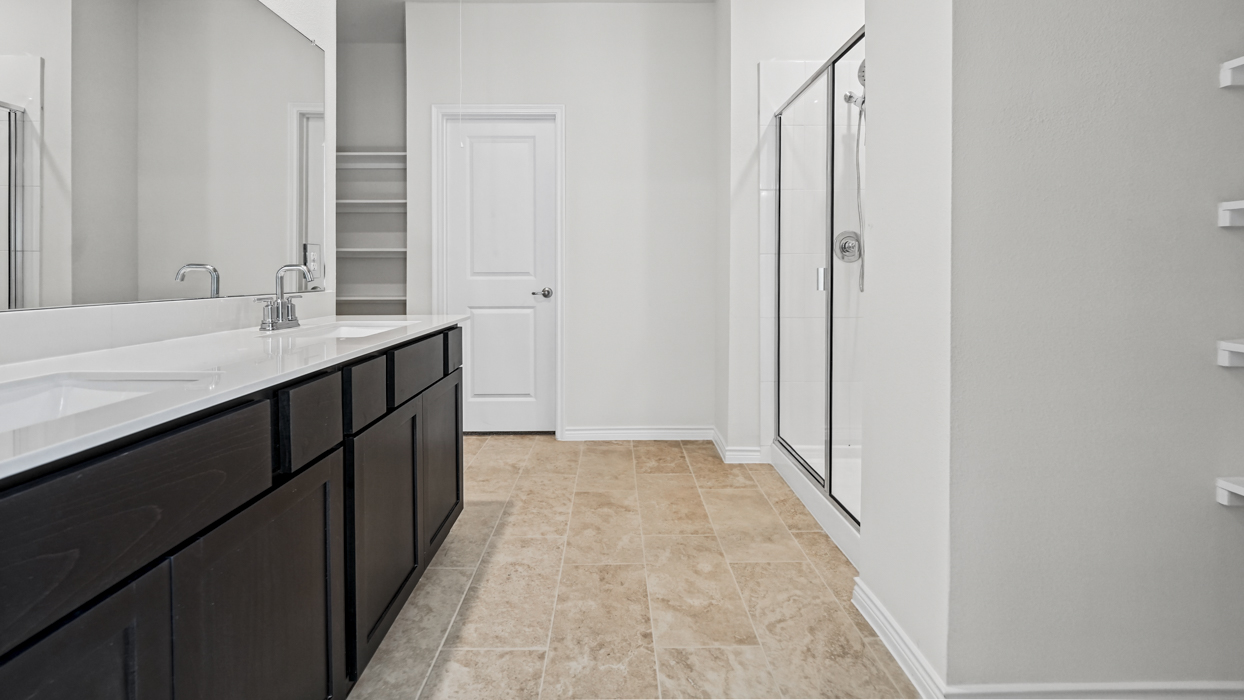 Tangerine Floorplan Bathroom Gallery Image - Windchime in Celina, TX